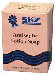 Sky antiseptic hand soap with PCMX 800 ml image